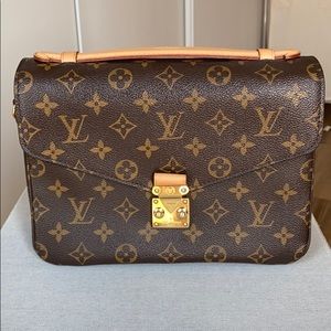 Louis Vuitton Pochette Metis Monogram